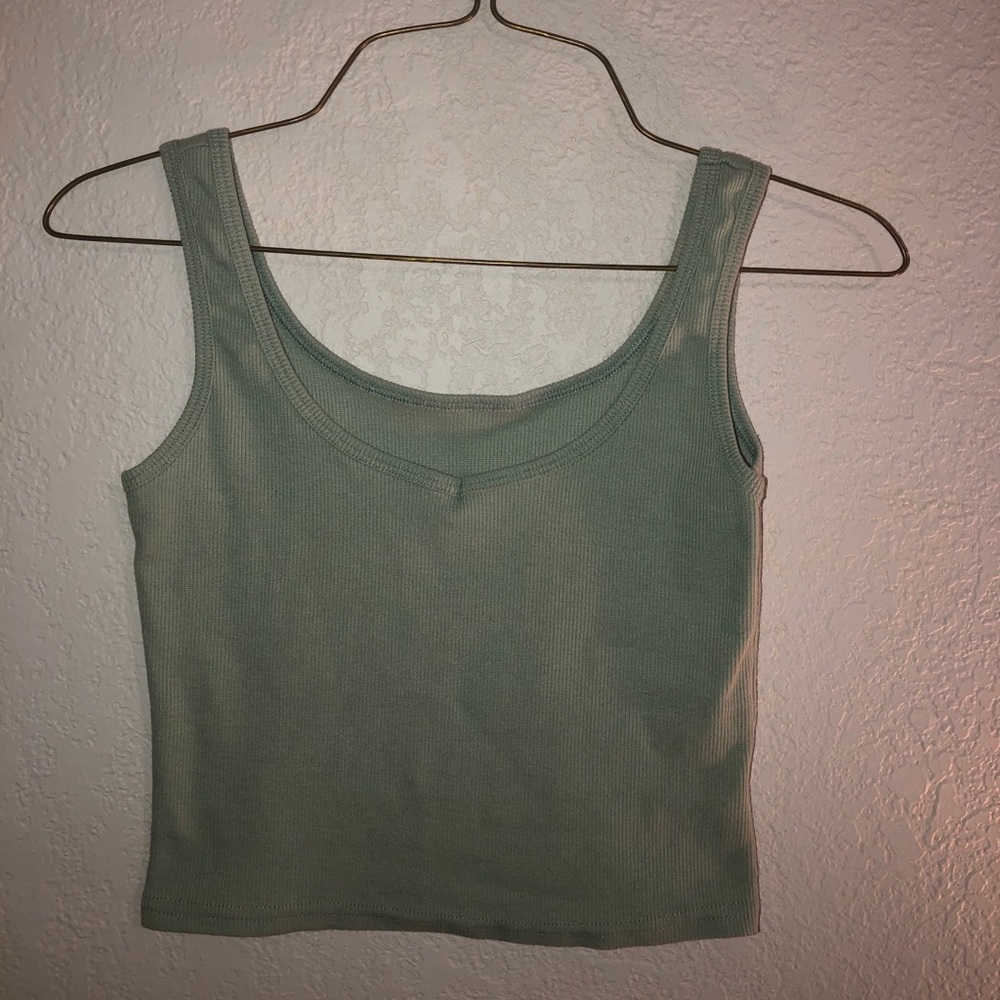 cropped tank top